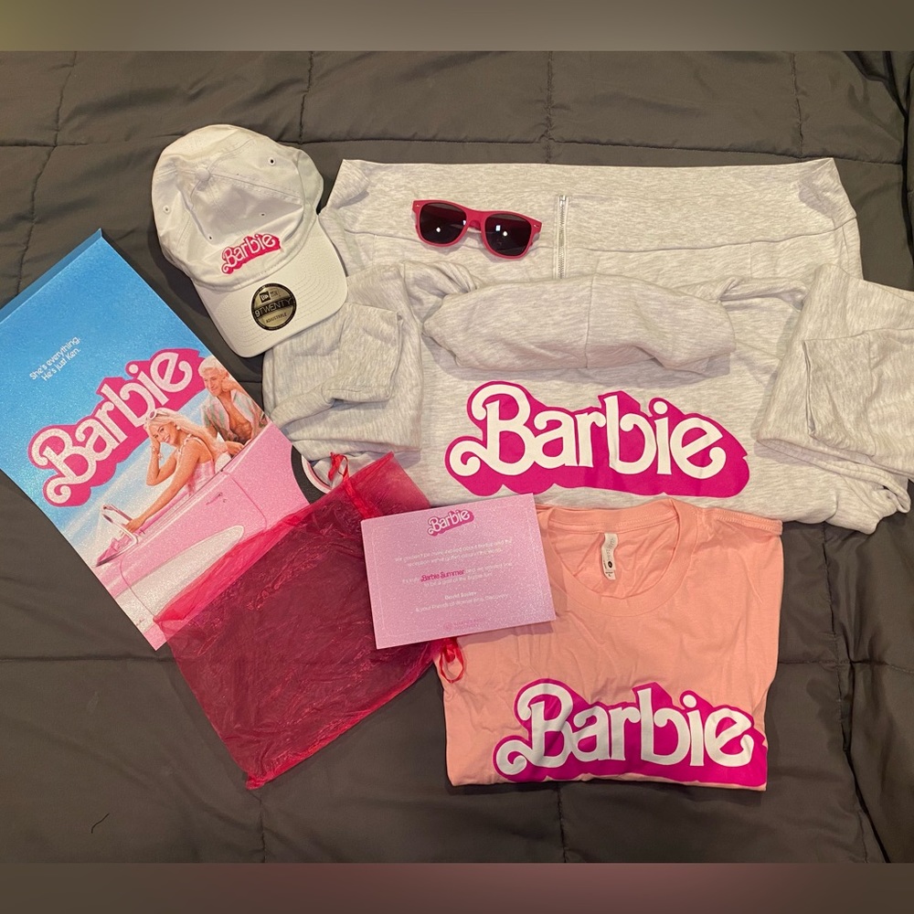 Barbie Bundle — XL Hoodie, T shirt, glasses, cap & placards